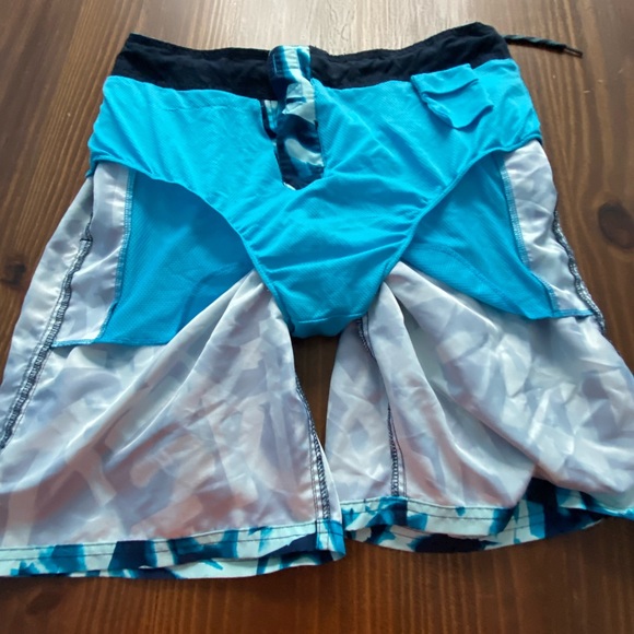 Men’s Nike Swim Trunks Size Medium - Picture 5 of 6